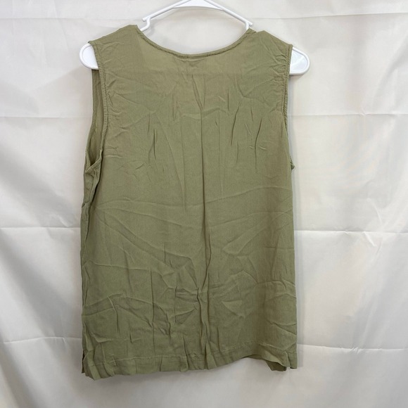 Cherokee women's brownish green lightweight v-neck sleeveless split hem blouse - Picture 5 of 6